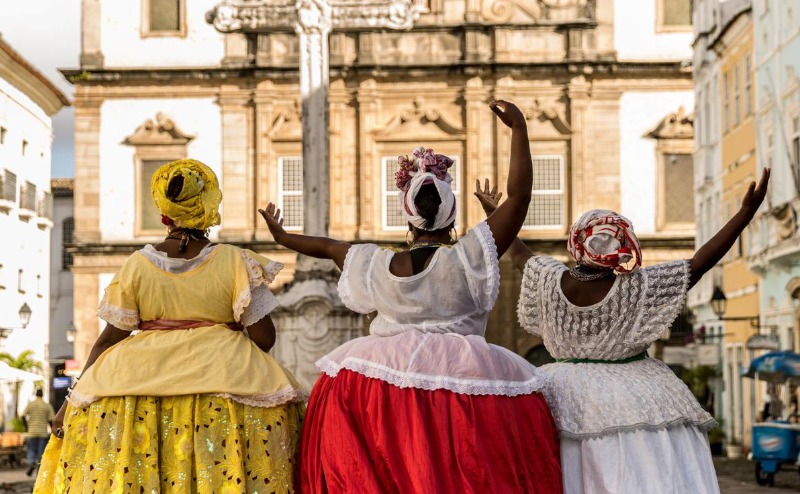Largo do Pelourinho com a famosa Igreja de Nossa Senhora do Rosário dos Pretos em Salvador